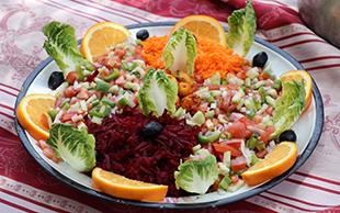 Sei es zuhause oder im Restaurant, der marokkanische Salat fehlt nie, Marokko
